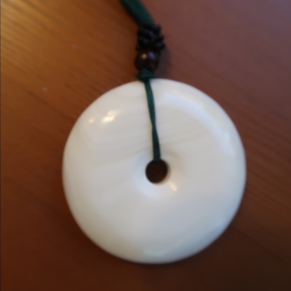 Necklace-faux white jade - Picture 7 of 8